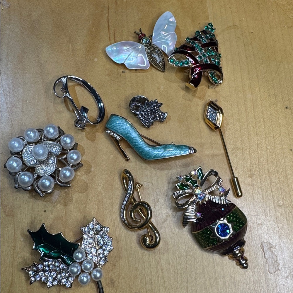 Assorted Vintage‎ Brooch Set Pin Lot some signed